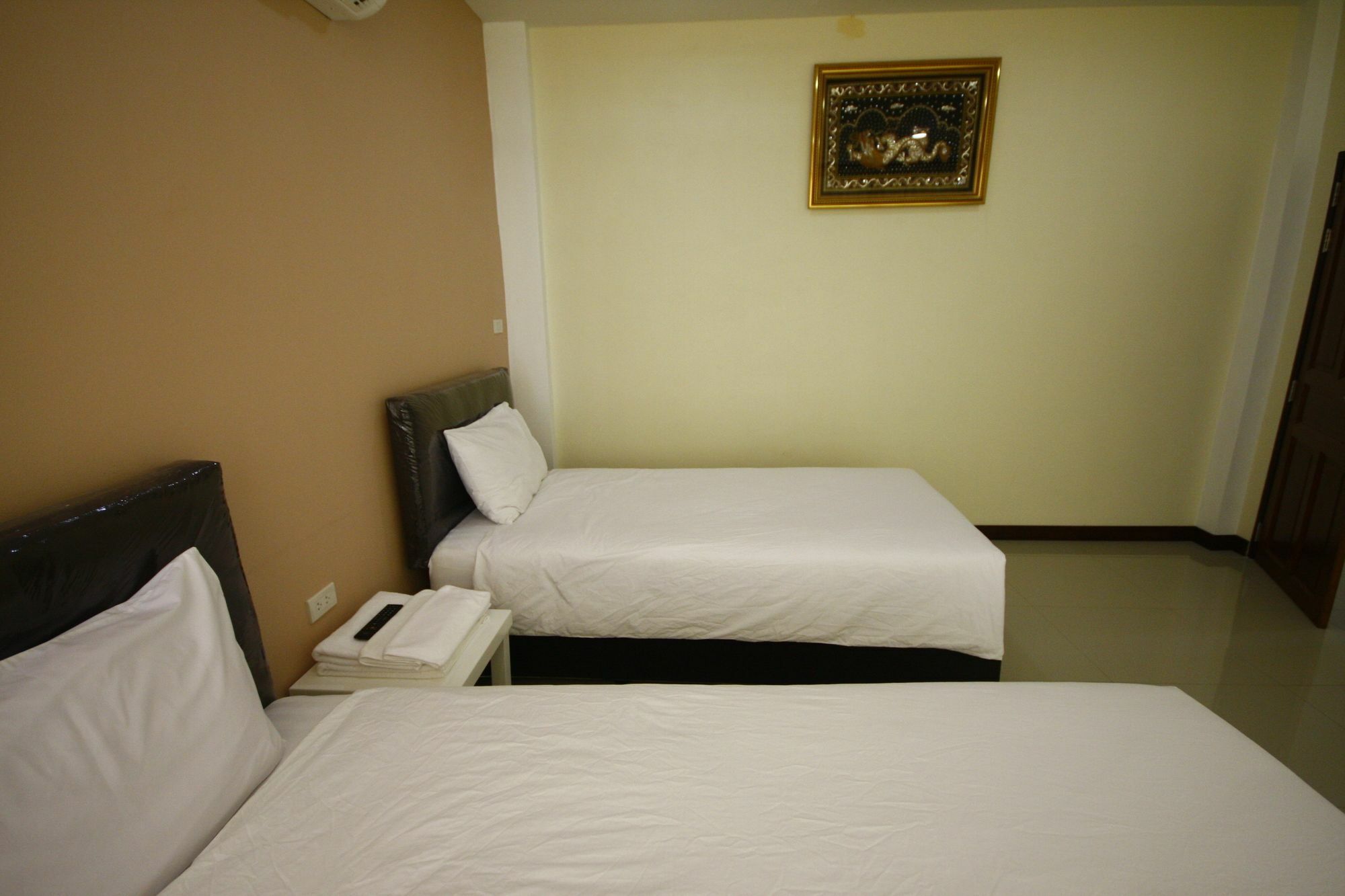 Charoensuk Grand Hotel Kabin Buri Eksteriør billede